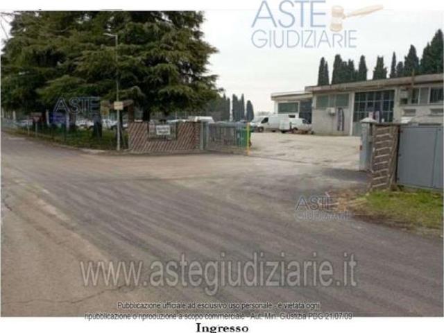 Locale Commerciale in vendita a Unione di comuni Valmarecchia, Santarcangelo Di