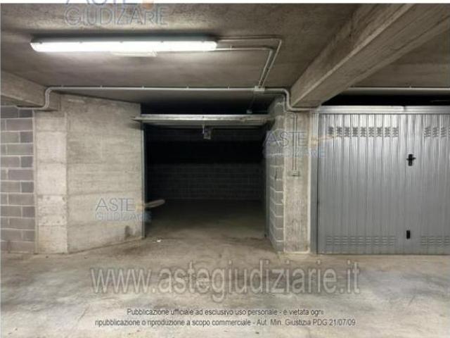 Box in vendita a Marche, Ancona
