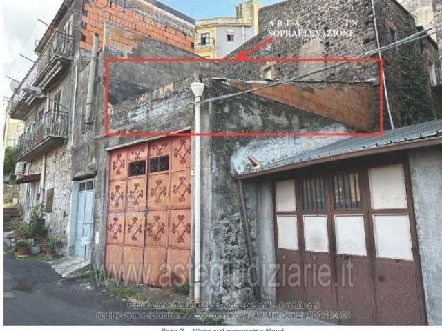Box in vendita a Bronte, Sicilia