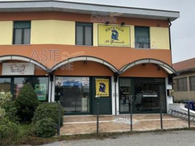 Capannone in vendita a Sermide e Felonica, Lombardia