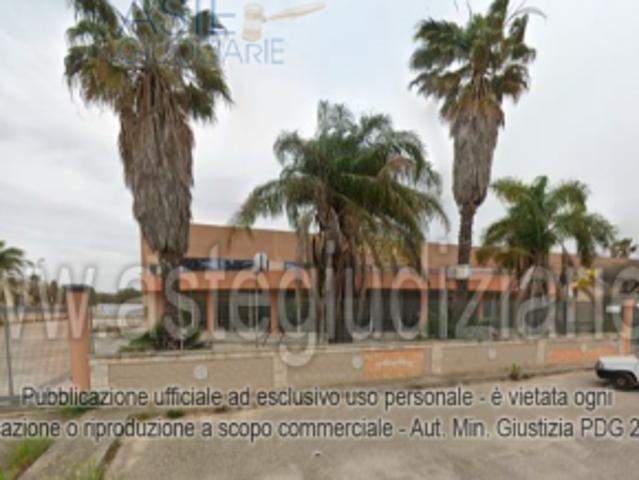 Locale Commerciale in vendita a Puglia, Taranto
