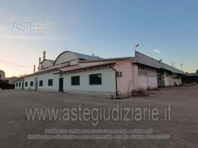 Locale Commerciale in vendita a Piane Sant'Angelo, San Salvo