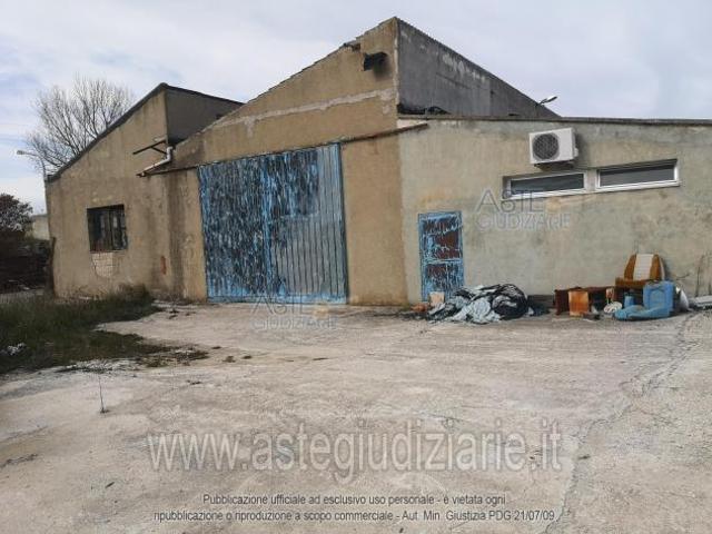 Locale Commerciale in vendita a Ripalimosani, Molise