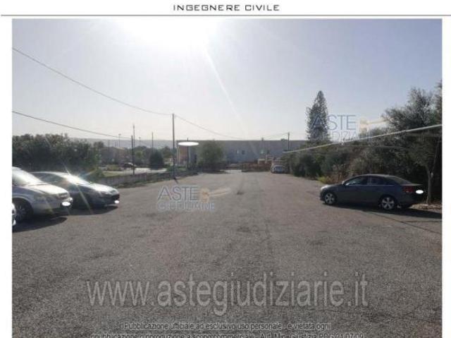Locale Commerciale in vendita a Vittoria, Ragusa
