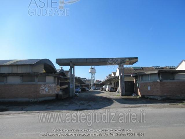 Locale Commerciale in vendita a Prato