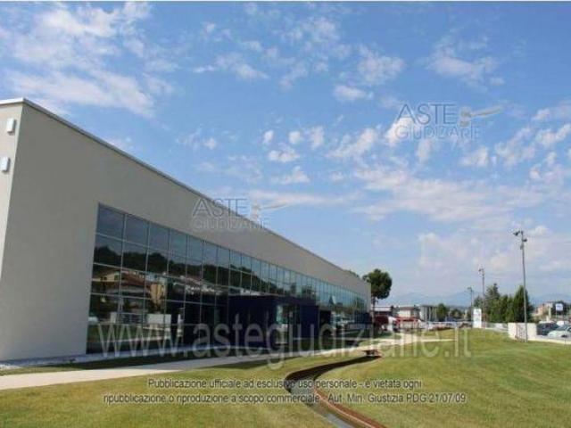 Locale Commerciale in vendita a Marche, Fermo