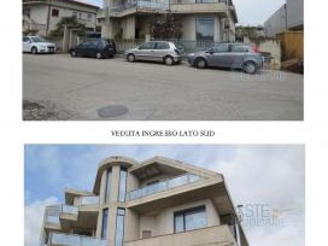 Locale Commerciale in vendita a Unione dei Comuni della Val Vibrata, Nereto