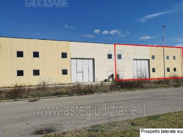 Locale Commerciale in vendita a Marsciano, Umbria