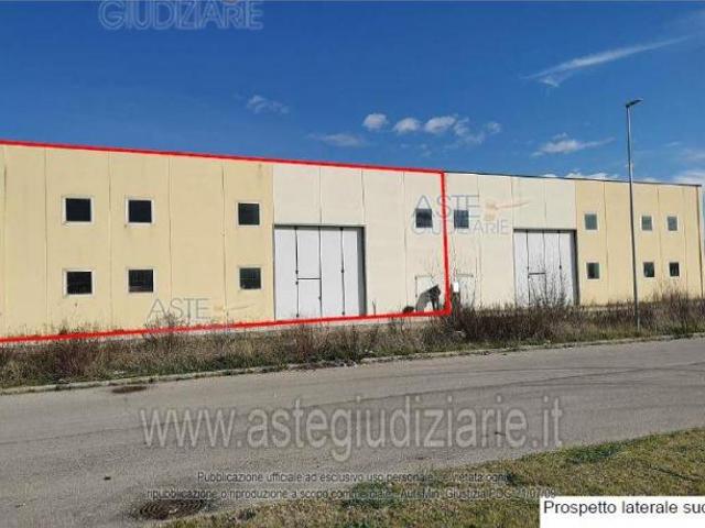 Locale Commerciale in vendita a Marsciano, Umbria