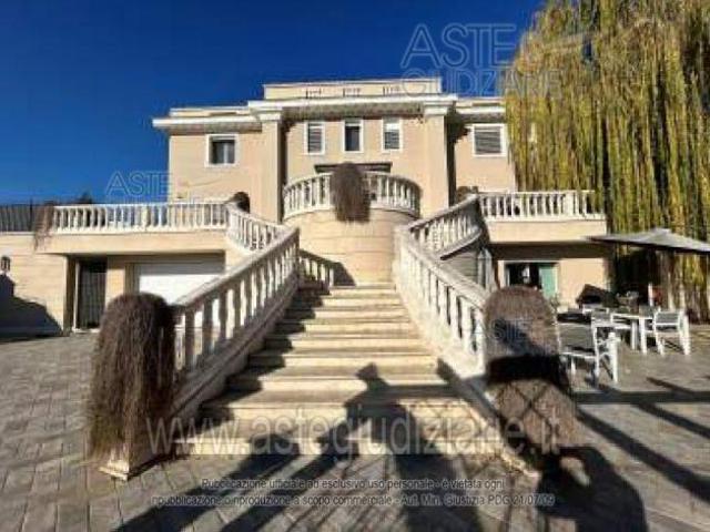 Villa Indipendente in vendita a Veroli, Lazio