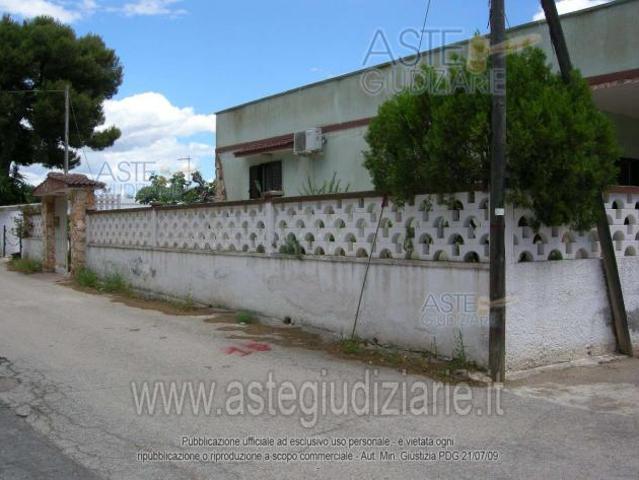 Villa Indipendente in vendita a Pulsano, Taranto