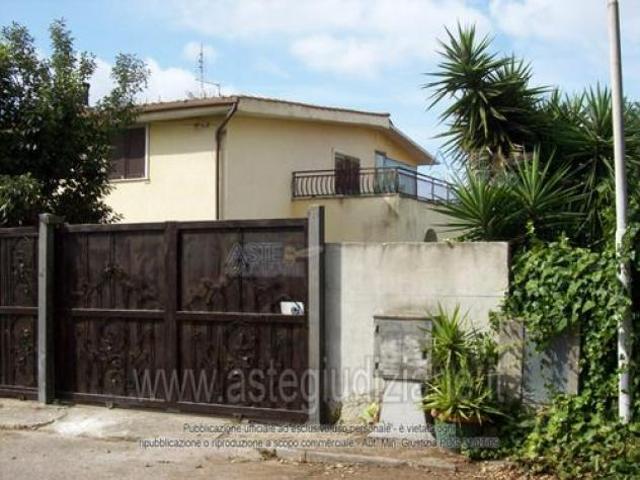 Villa Indipendente in vendita a Valle Carniera, Aprilia