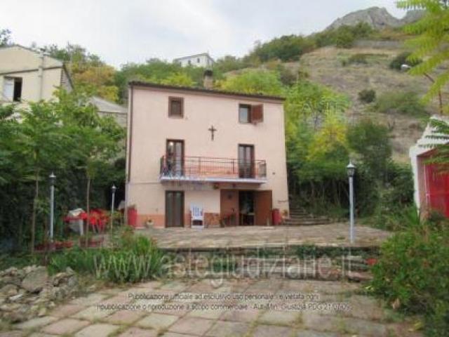 Appartamento in vendita a Pescosansonesco, Abruzzo