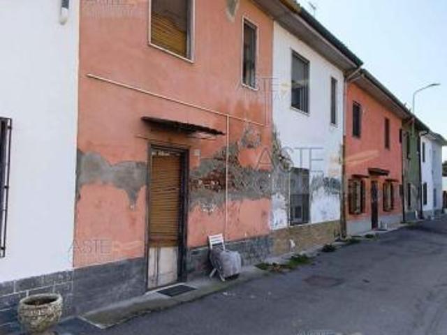 Villa Indipendente in vendita a Albuzzano, Lombardia