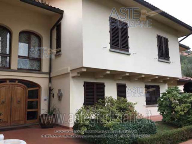 Villa Indipendente in vendita a Vaiano, Toscana