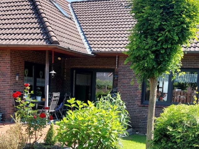 Villa kaufen in Friedeburg, Niedersachsen