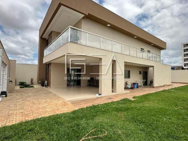 Casa venda em Região Geográfica Imediata de Águas Lindas de Goiás, Região Integrada de Desenvolvimento do Distrito Federal e Entorno