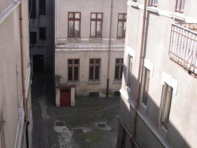 Cabană vânzări în București