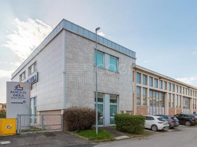 Ufficio in vendita a Imola, Bologna
