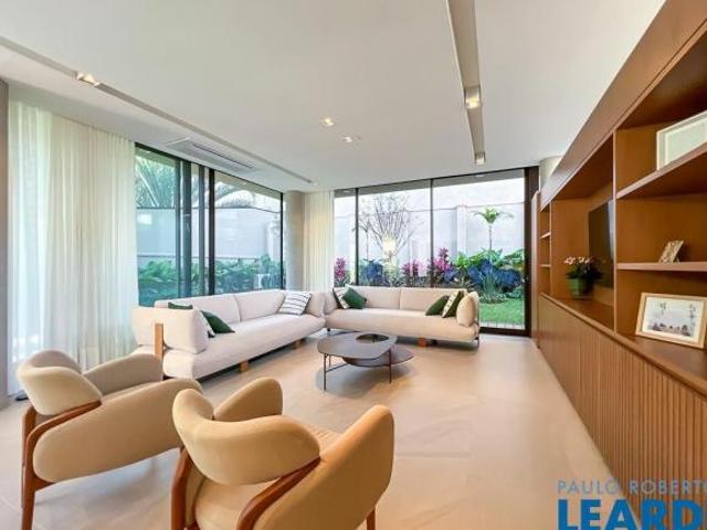 Casa venda em 18 do Forte Alphaville, Santana de Parnaíba