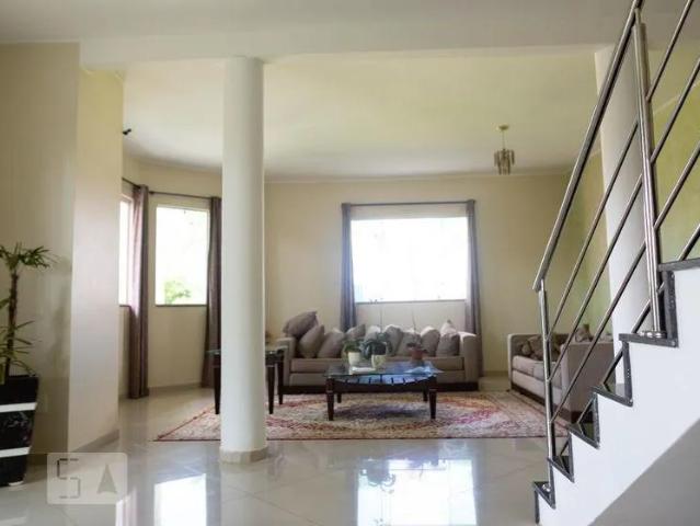 Casa aluguel em Arniqueira, Região Geográfica Intermediária do Distrito Federal
