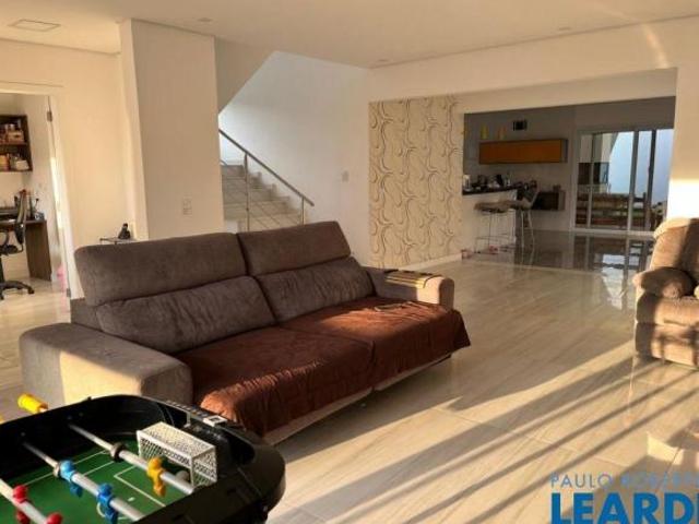 Casa venda em Jardim Via Dutra, Arujá