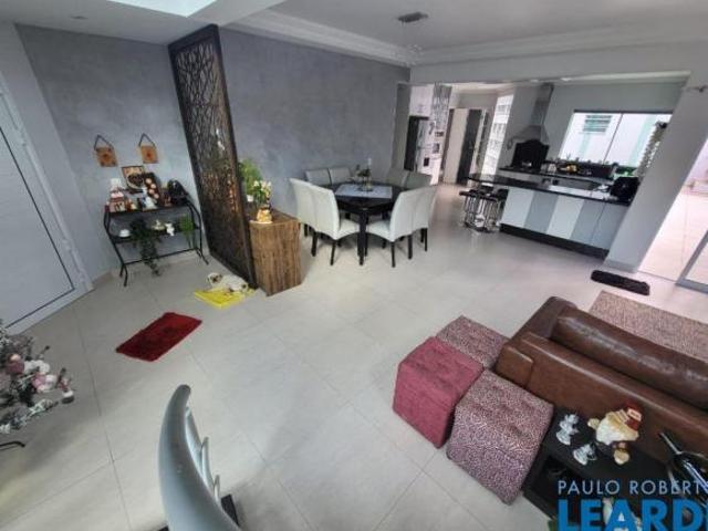 Casa venda em Aruja Hills 3, Arujá