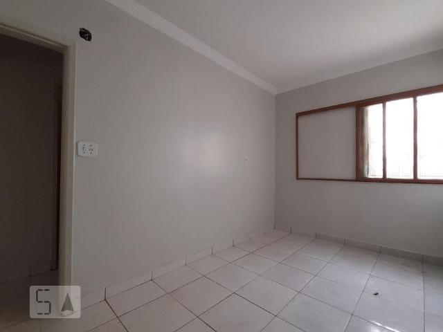 Casa aluguel em QI 2, Guará