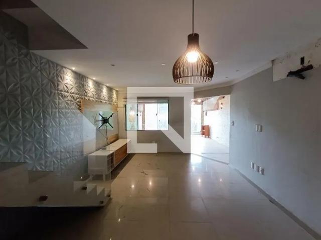 Casa aluguel em Macaé