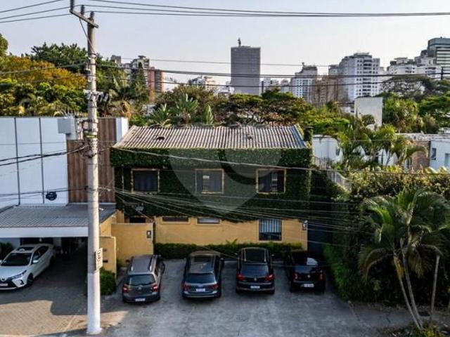 Casa venda em Moema, São Paulo