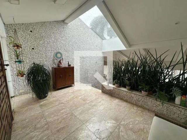 Casa aluguel em São Vicente