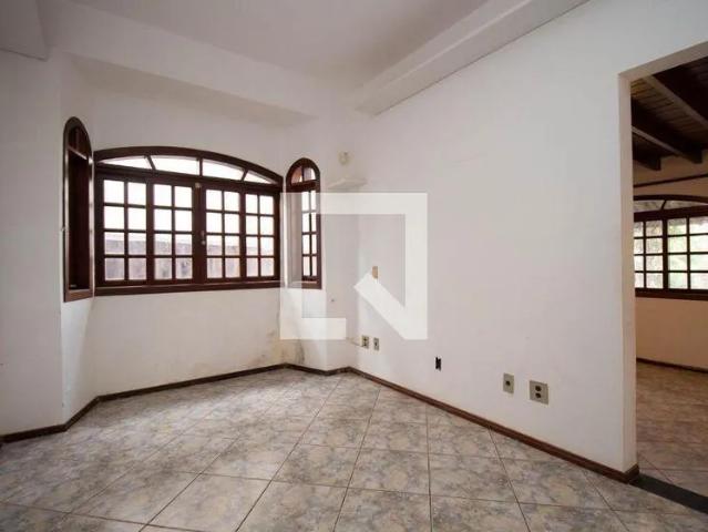 Casa aluguel em Condomínio Ville de Montagne, Jardim Botânico