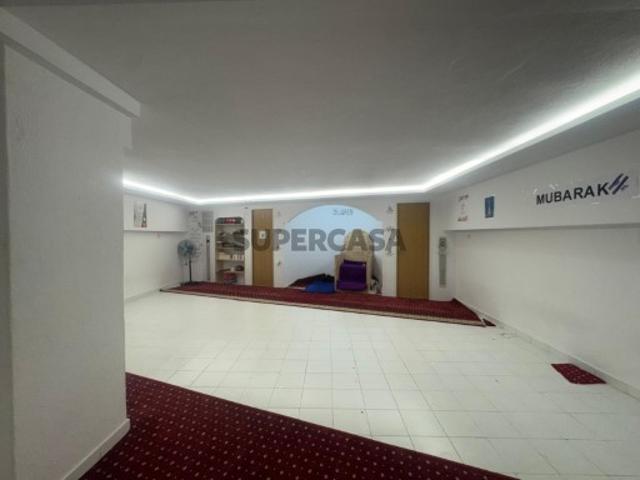 Armazém venda em Almada, Setúbal