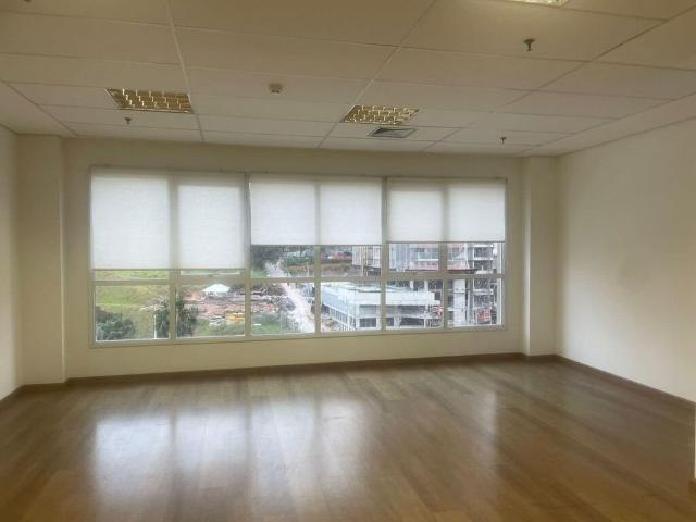 Ponto Comercial aluguel em Região Imediata de São Paulo, Região Metropolitana de São Paulo