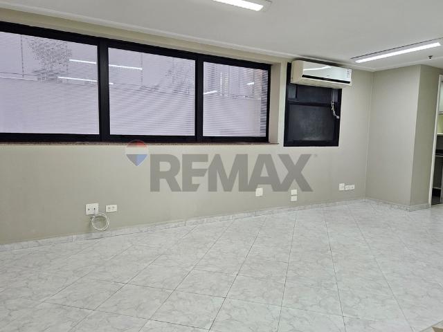 Ponto Comercial aluguel em Região Imediata de São Paulo, Região Metropolitana de São Paulo