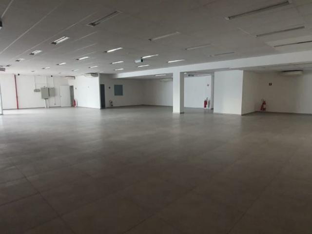 Ponto Comercial aluguel em Região Imediata de São Paulo, Região Metropolitana de São Paulo