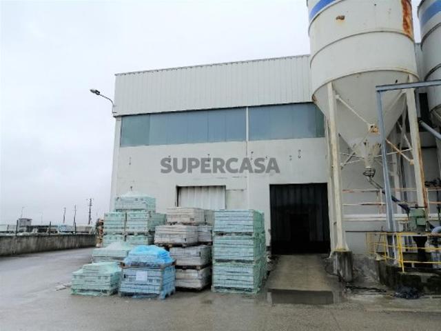 Armazém venda em Zona Industrial de Oiã, Oliveira do Bairro