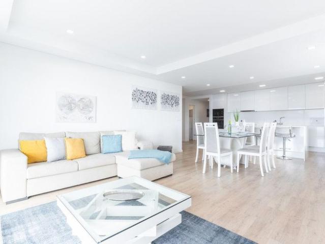 Apartamento alugar em Estreito de Câmara de Lobos, Câmara De Lobos