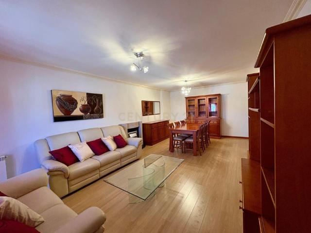 Apartamento alugar em Mem Martins, Algueirão-Mem Martins