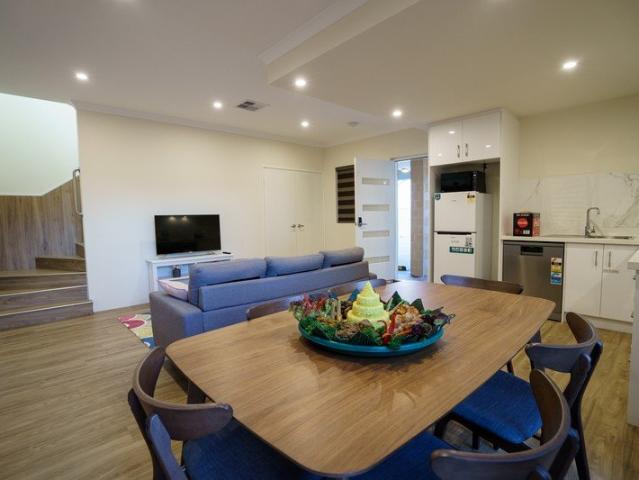 Townhouse for rent in Cloverdale, Western Australia