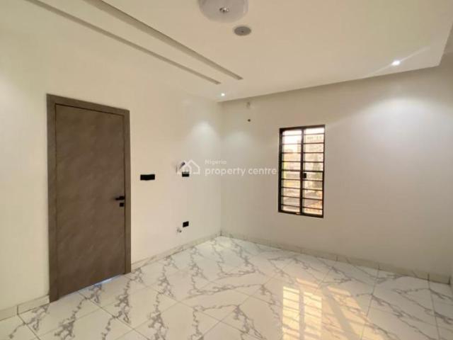 Detached house for sale in Eti Osa, Lagos