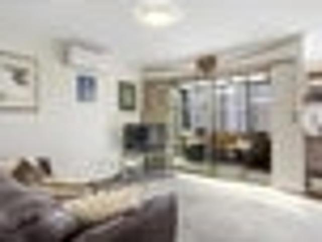Townhouse for sale in Otakou