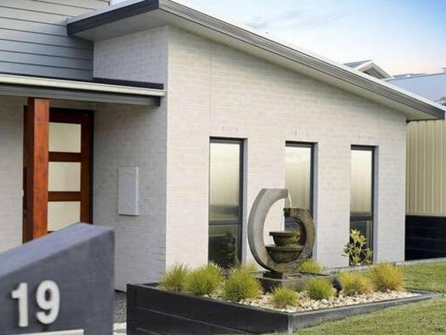 House for sale in Victoria