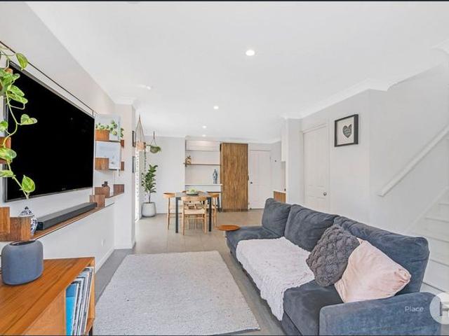 Townhouse for rent in Toombul, Queensland
