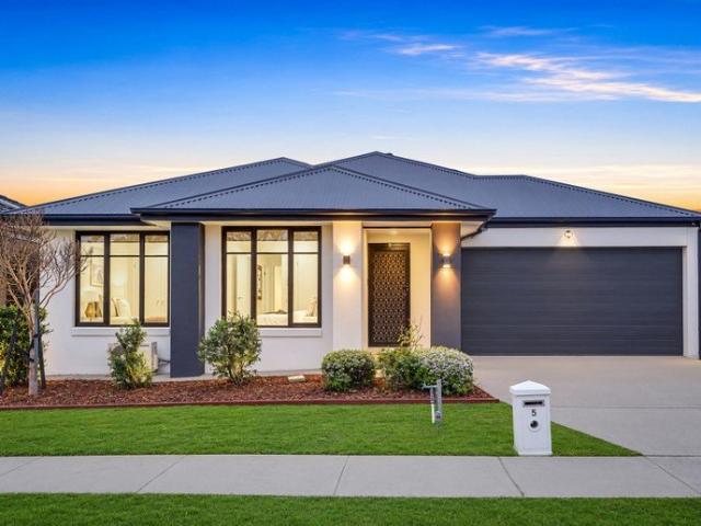 House for sale in Williams Landing, Melbourne