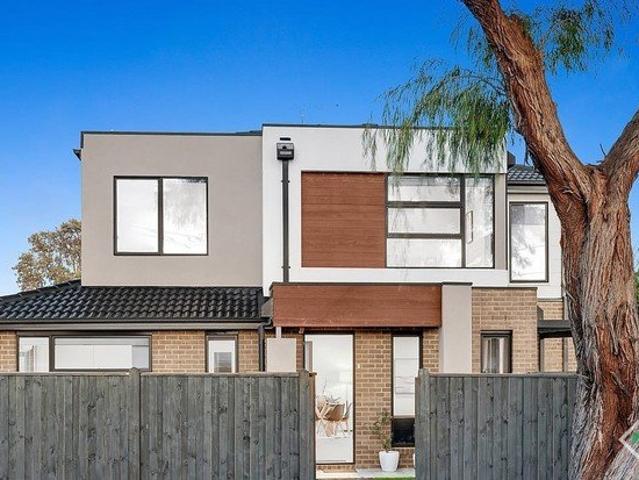 Townhouse for rent in Camerons Creek, Victoria