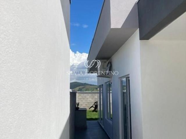 Casa venda em Região Imediata de Taubaté-Pindamonhangaba, Região Metropolitana do Vale do Paraíba e Litoral Norte