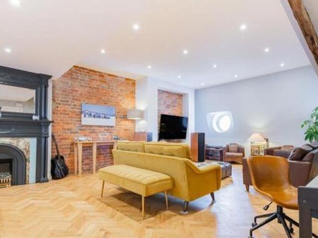 House for sale in Barton Stacey, Hampshire
