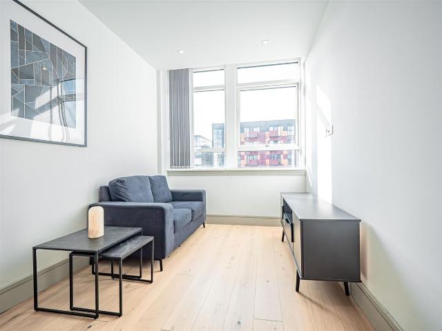 Apartment for rent in Lane, Greater London