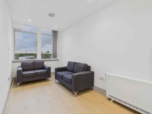 Apartment for rent in Lane, Greater London